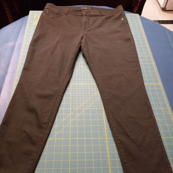 Jordache Super Skinny Jeans - Picture 1 of 4
